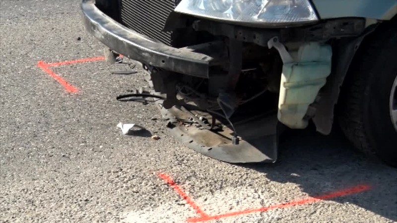 Vodička zrazila policajta, ktorý práve pokutoval. V šoku v jazde pokračovala