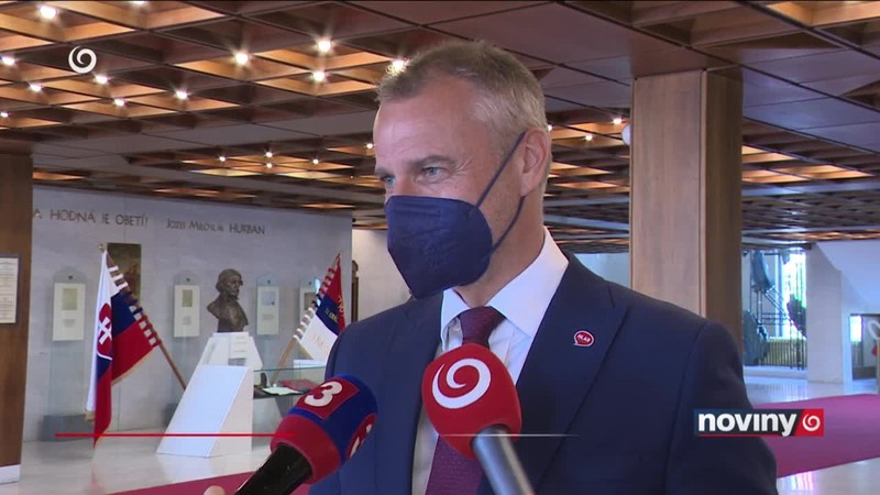 Koniec po kritike vlády?