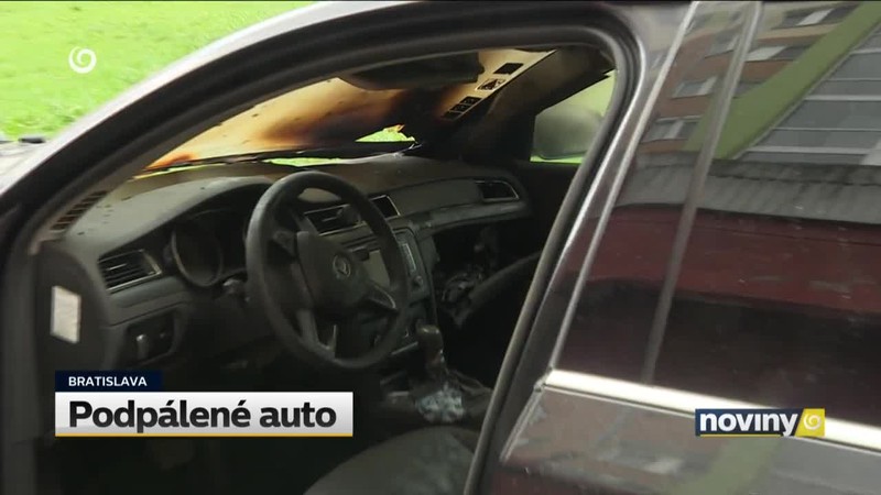 Podpálené auto