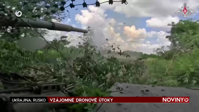 VZÁJOMNÉ DRONOVÉ ÚTOKY