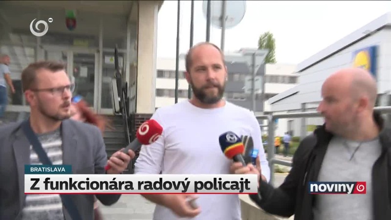 Z funkcionára radový policajt