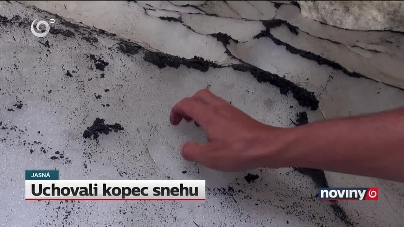 Uchovali kopec snehu