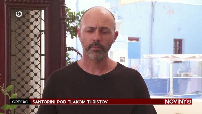 SANTORINI POD TLAKOM TURISTOV