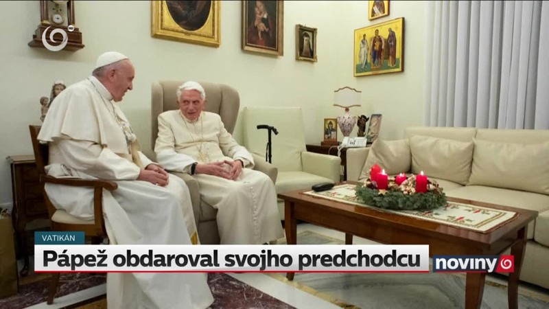 Pápež obdaroval svojho predchodcu