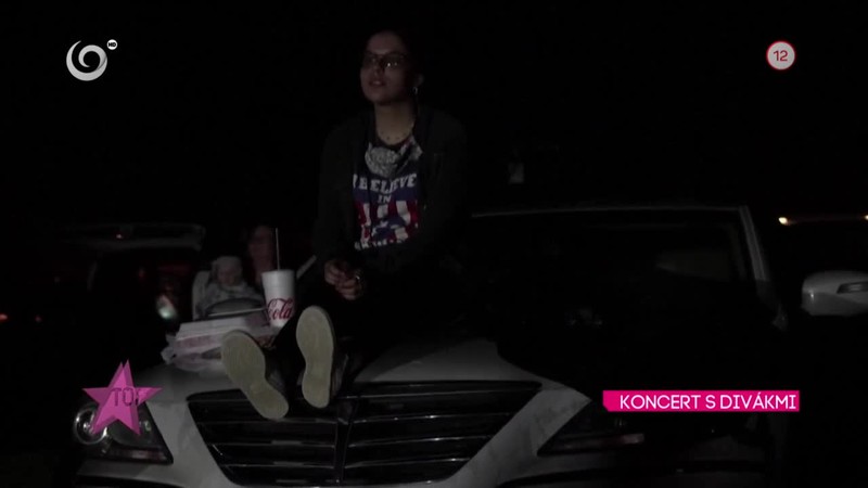 KONCERT S DIVÁKMI