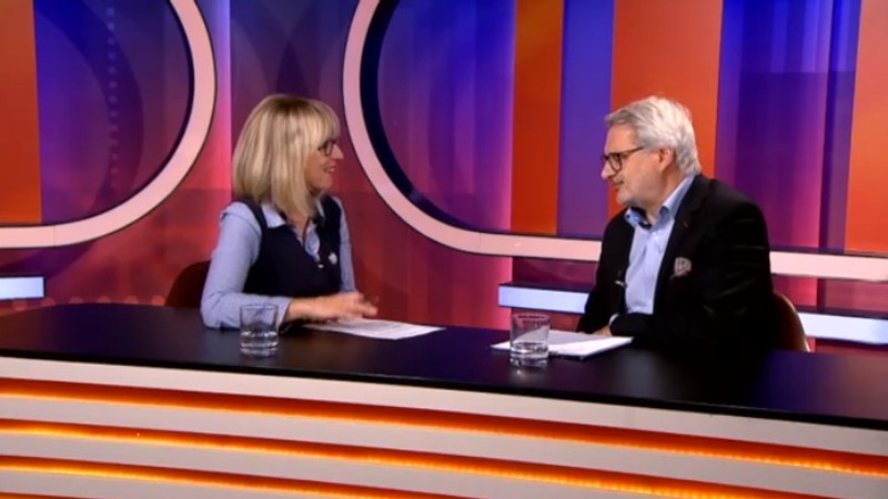 O zle vygooglenom migračnom pakte, o Artušovi a rytieroch a o mäkkučkom premiérovi