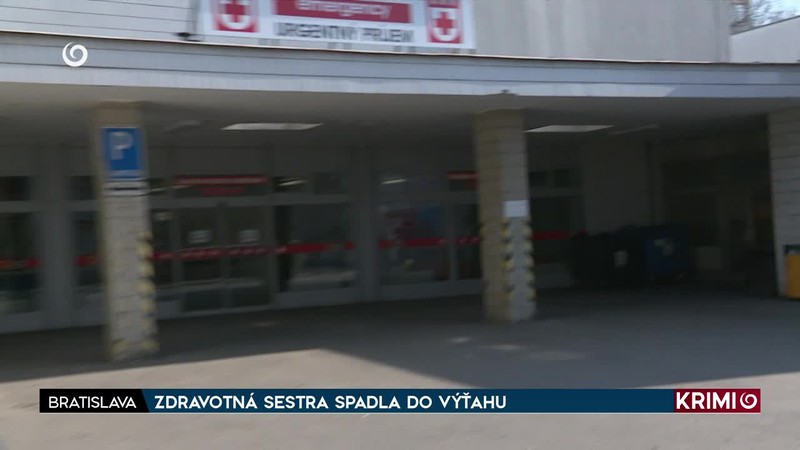 ZDRAVOTNÁ SESTRA SPADLA DO VÝŤAHU
