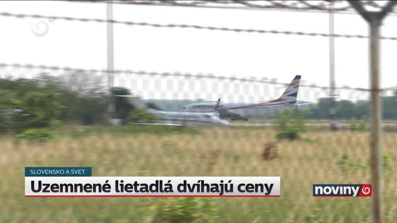 Uzemnené lietadlá dvíhajú ceny
