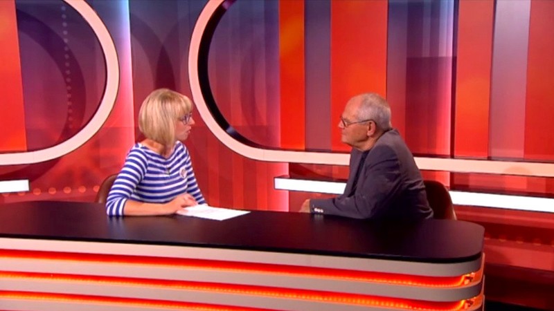 O hokeji s Matečnou, o smrade z fašistov a o starostiach so šedinami vo funkcii