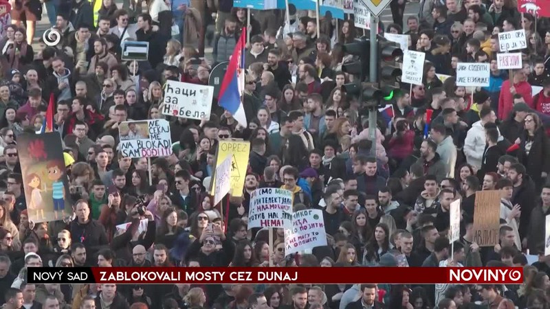 ZABLOKOVALI MOSTY CEZ DUNAJ