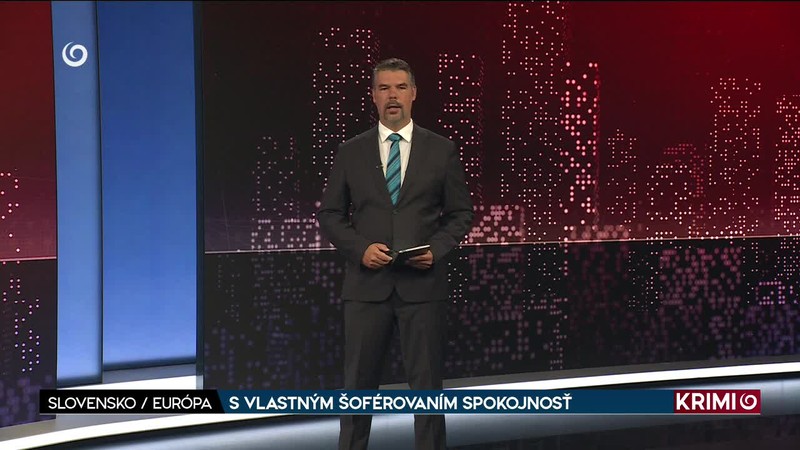 KOPA HNOJA UPROSTRED KRIŽOVATKY