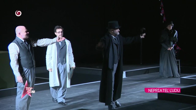 CHCÚ OD NEJ KOLÁČE NA ULICI