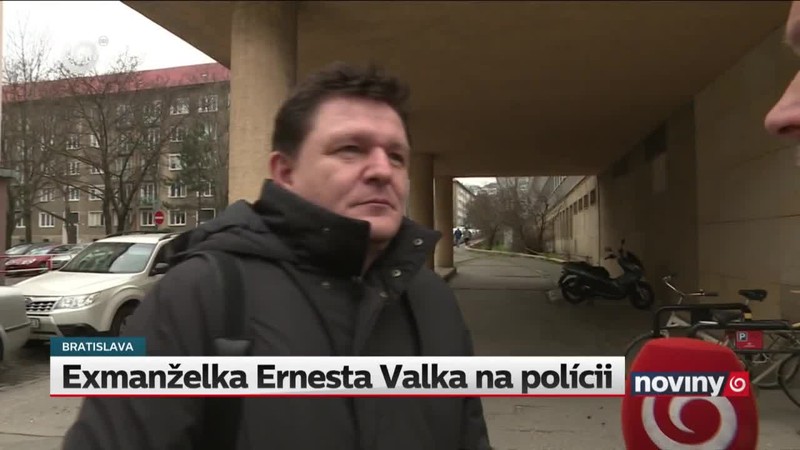 Exmanželka Ernesta Valka na polícii