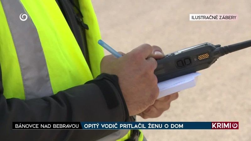 OPITÝ VODIČ PRITLAČIL ŽENU O DOM