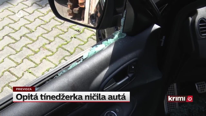 Opitá tínedžerka ničila autá