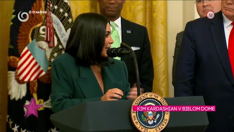 KIM KARDASHIAN V BIELOM DOME