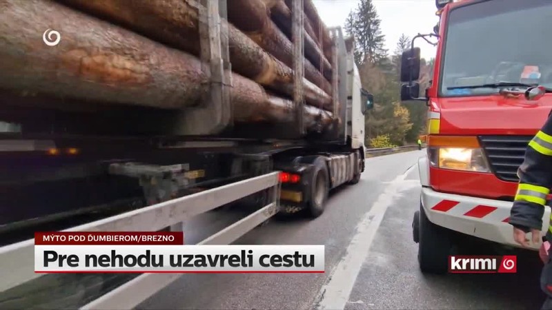 Pre nehodu uzavreli cestu