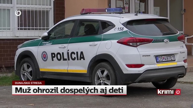 Muž ohrozil dospelých aj deti