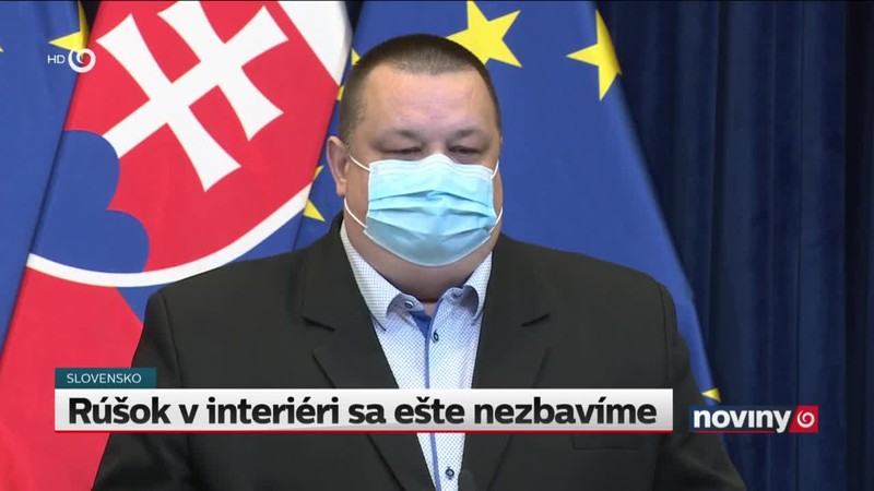 Rúšok v interiéri sa ešte nezbavíme