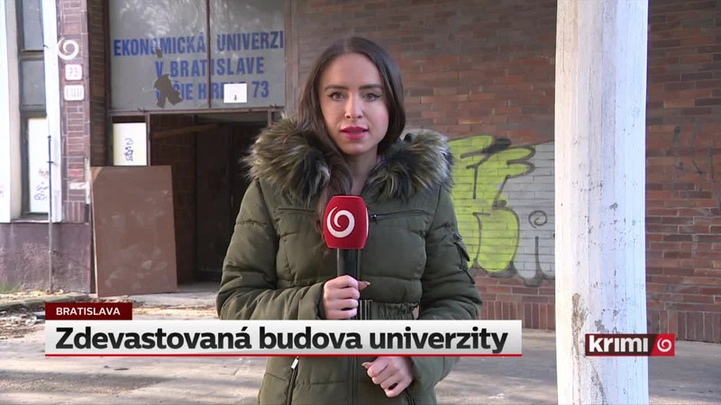 Zdevastovaná budova univerzity