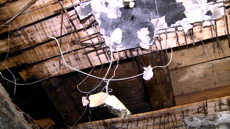 Požiar s tragickými následkami. Muž zomrel v spánku, keď mu horel dom