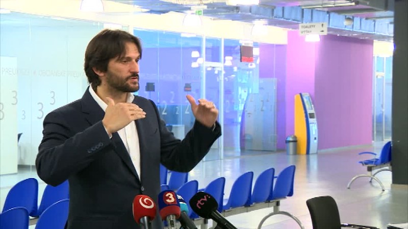 OĽaNO: Z bojovníka proti korupcii Kovaříka je poštár