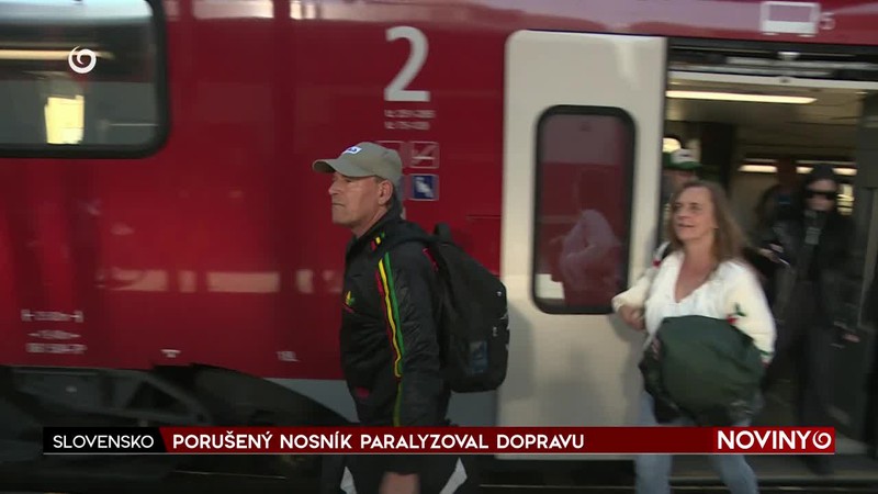 PORUŠENÝ NOSNÍK PARALYZOVAL DOPRAVU