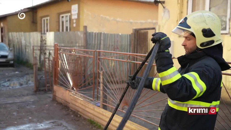 Tri deti ohrozoval požiar bytu