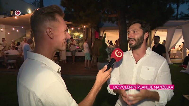 DOVOLENKY PLÁNUJE MANŽELKA
