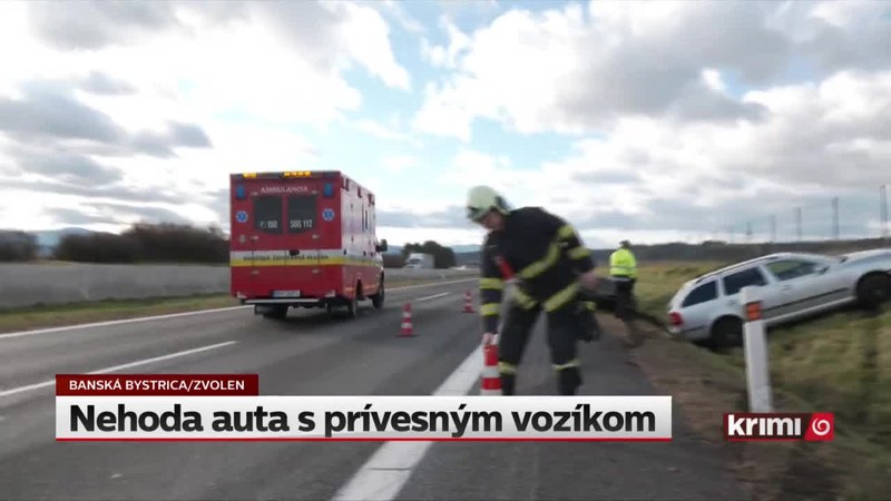 Nehoda auta s prívesným vozíkom
