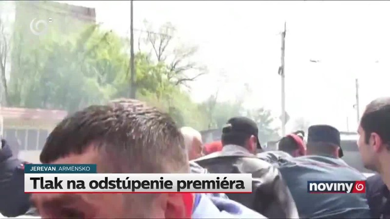 Tlak na odstúpenie premiéra