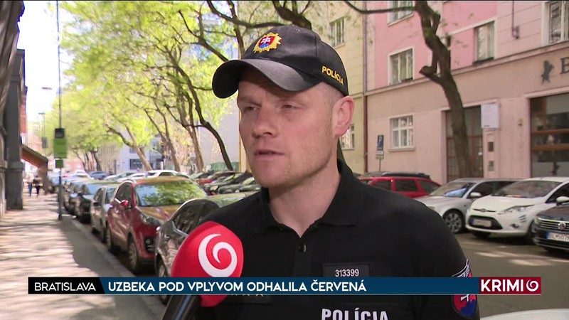 UZBEKA POD VPLYVOM ODHALILA ČERVENÁ
