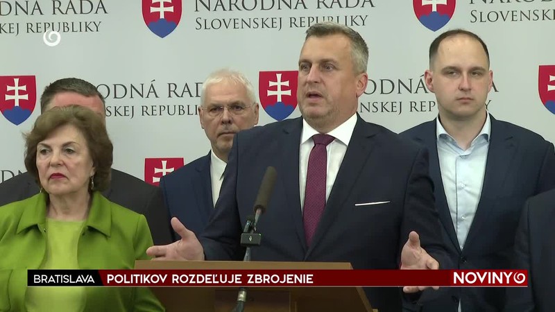 POLITIKOV ROZDEĽUJE ZBROJENIE