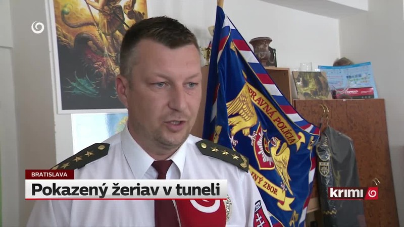 Pokazený žeriav v tuneli