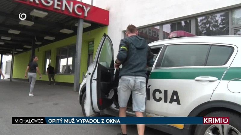 OPITÝ MUŽ VYPADOL Z OKNA