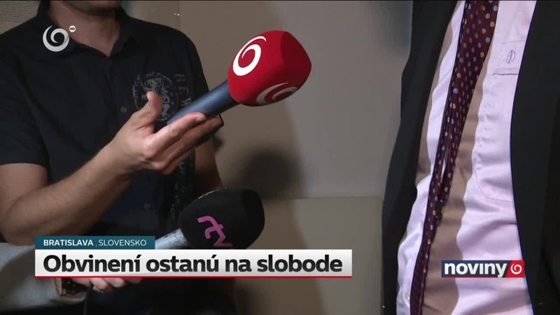 Obvinení ostanú na slobode