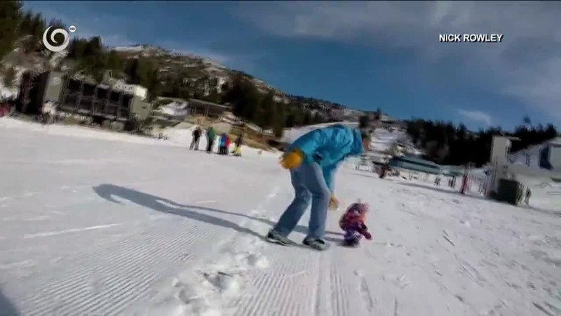 Malá snowboardistka