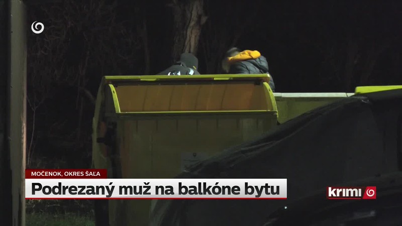Podrezaný muž na balkóne bytu