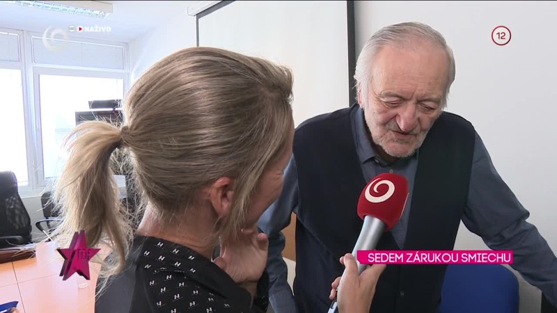 SEDEM ZÁRUKOU SMIECHU