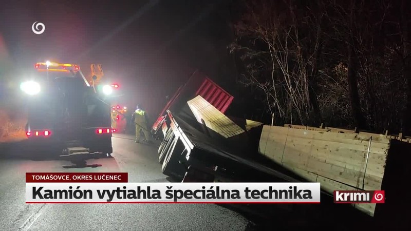 Kamión vytiahla špeciálna technika