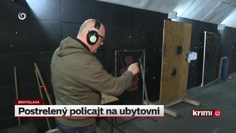 Postrelený policajt na ubytovni