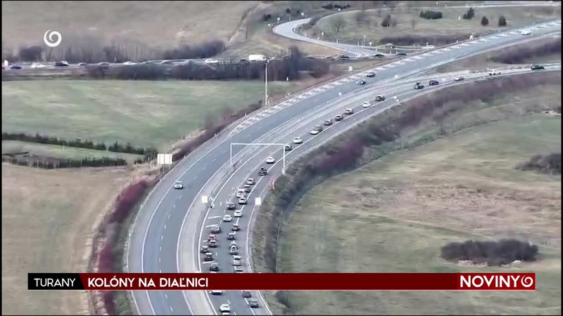 KOLÓNY NA DIAĽNICI