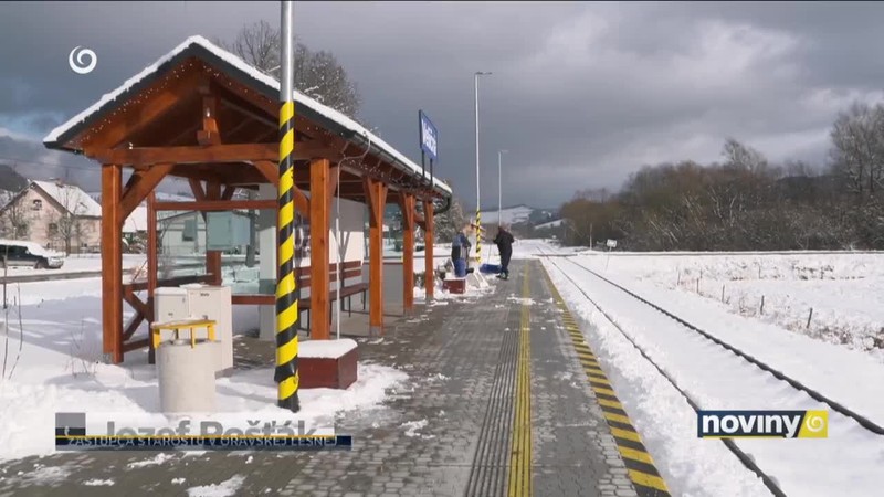Silné sneženie komplikovalo dopravu