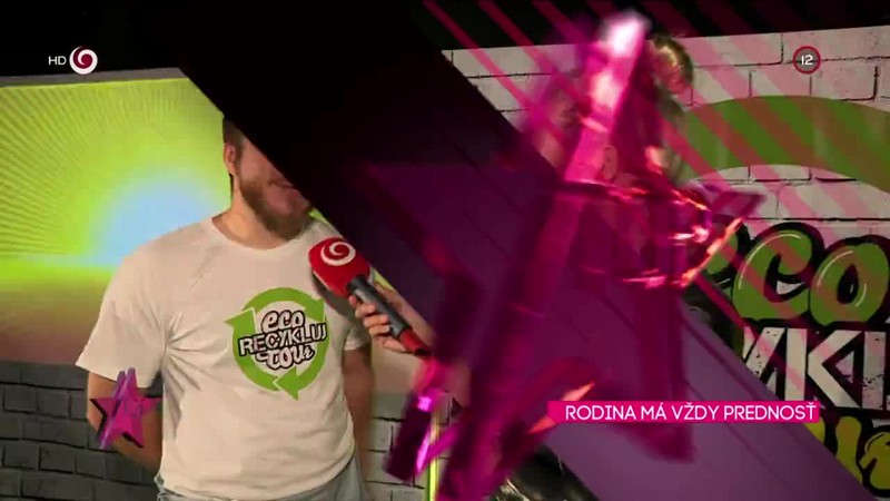 RODINA MÁ VŽDY PREDNOSŤ madej puskailer