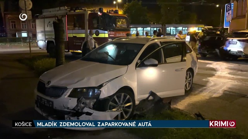 MLADÍK ZDEMOLOVAL ZAPARKOVANÉ AUTÁ