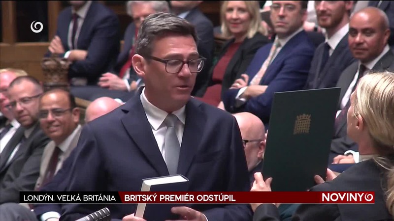BRITSKÝ PREMIÉR ODSTÚPIL