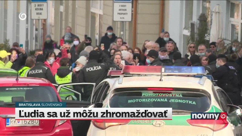 Ľudia sa už môžu zhromažďovať