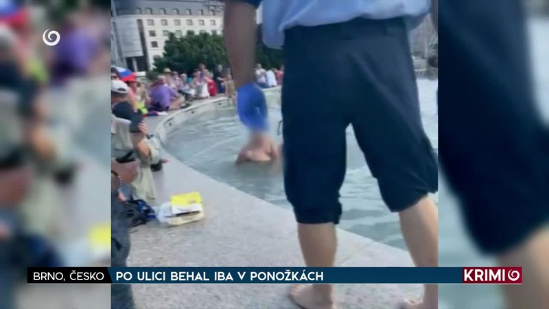 PO ULICI BEHAL IBA V PONOŽKÁCH
