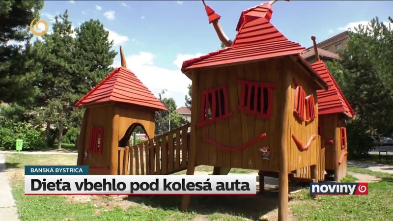 Dieťa vbehlo pod kolesá auta