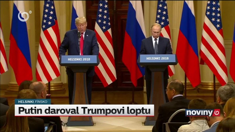 Putin daroval Trumpovi loptu
